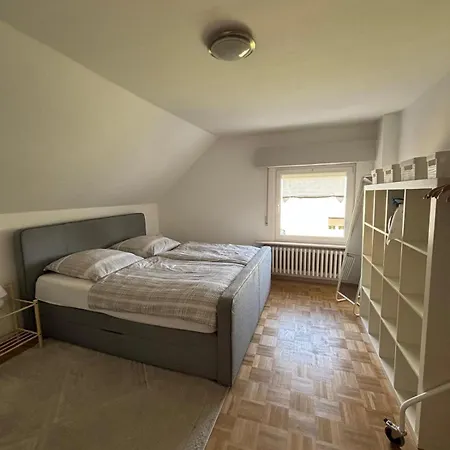 Prázdninový dům Moebliertes Einfamilienhaus Langzeitvermietung Kolín nad Rýnem
