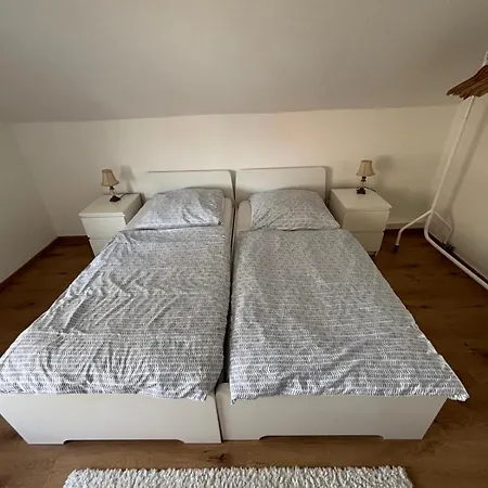 Prázdninový dům Moebliertes Einfamilienhaus Langzeitvermietung